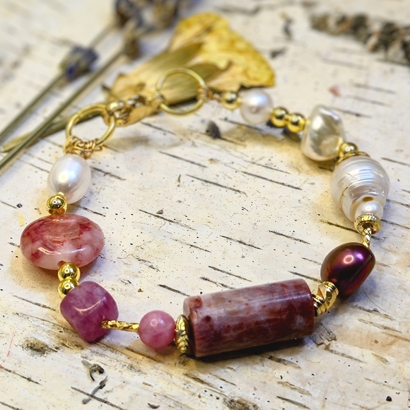 Genuine Red Cherry Jade Baroque Pearls In Assymetrical  Unique Artisan Bracelet - Picture 1 of 5